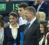 video foto iohannis ovaționat la sibiu. a coborât pe teren la cupa davis!