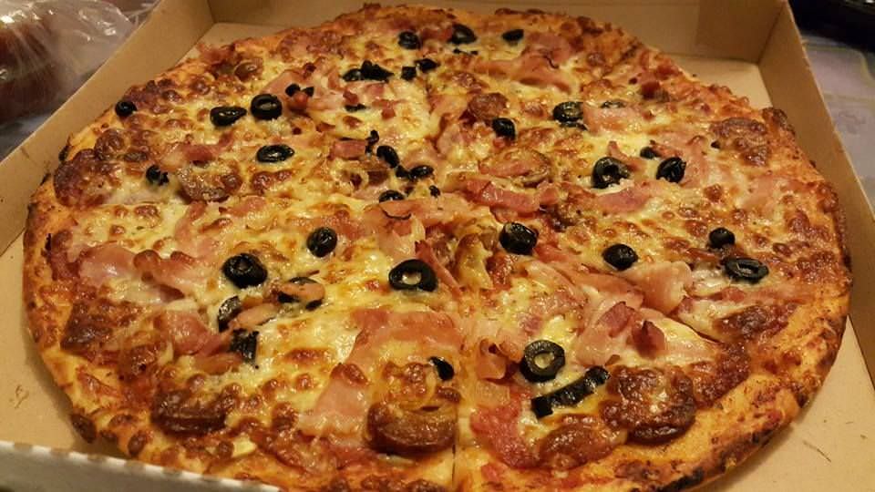video mâncăruri cu numele lui iohannis în restaurantele din sibiu. pizza se vinde bine!