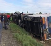 FOTO Autocar Atlassib implicat într-un accident la limita dintre Sibiu și Brașov. O persoană a murit!