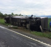 FOTO Autocar Atlassib implicat într-un accident la limita dintre Sibiu și Brașov. O persoană a murit!