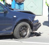 video foto accident grav pe iorga - două femei rănite. una a fost prinsă sub o mașină!