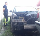 VIDEO FOTO Mașină incendiată pe strada Castorului la Sibiu