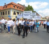 VIDEO FOTO Marș anti Ponta la Sibiu - A durat fix 15 minute și s-au strâns vreo 250 de oameni