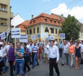 VIDEO FOTO Marș anti Ponta la Sibiu - A durat fix 15 minute și s-au strâns vreo 250 de oameni