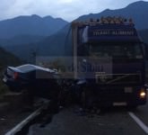 video foto accident grav cu patru victime pe valea oltului. un logan s-a tamponat violent cu un tir!