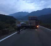 video foto accident grav cu patru victime pe valea oltului. un logan s-a tamponat violent cu un tir!