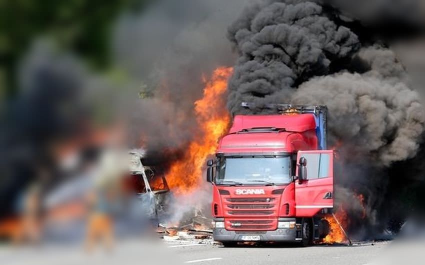 camion în flăcări pe autostrada a1 între sebeș și sibiu