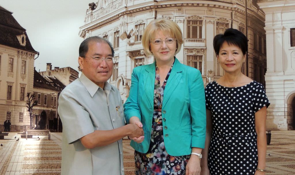 foto - ambasadorul thailandei în vizită la primăria sibiu. ce a discutat cu fodor!