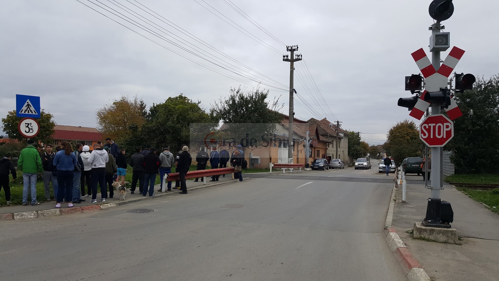 VIDEO FOTO – Bărbat din Vâlcea, lovit mortal de tren pe Câmpului. I-a retezat capul! (IMAGINI DURE)