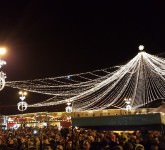 video şi foto – sibiul e parcă mai frumos ca oricând. magie în târgul de crăciun din piața mare!