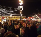 VIDEO şi FOTO – Sibiul e parcă mai frumos ca oricând. Magie în Târgul de Crăciun din Piața Mare!