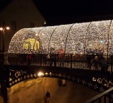 VIDEO şi FOTO – Sibiul e parcă mai frumos ca oricând. Magie în Târgul de Crăciun din Piața Mare!