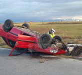 VIDEO FOTO – Accident spectaculos pe drumul Hoților. Trei copii și două femei, victime!