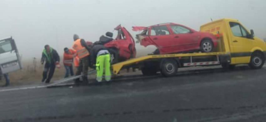 update info si foto: trei mașini implicate într-un accident grav pe dn1. una s-a rupt în două!