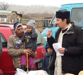 VIDEO FOTO – BUCURIE dăruită în prag de Sărbători pentru zeci de copii și familii nevoiașe din Sibiu. Ne-au răsplătit cu ZÂMBETE DE FERICIRE!