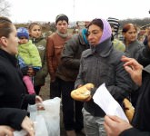 VIDEO FOTO – BUCURIE dăruită în prag de Sărbători pentru zeci de copii și familii nevoiașe din Sibiu. Ne-au răsplătit cu ZÂMBETE DE FERICIRE!