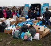 VIDEO FOTO – BUCURIE dăruită în prag de Sărbători pentru zeci de copii și familii nevoiașe din Sibiu. Ne-au răsplătit cu ZÂMBETE DE FERICIRE!