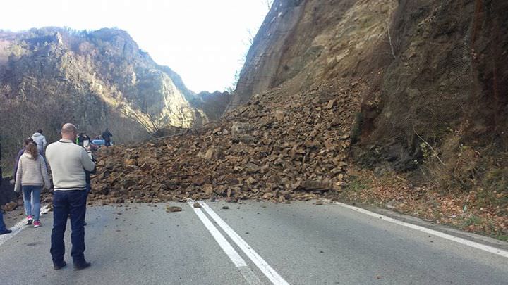 veste bună pentru șoferi. s-a redeschis valea oltului între brezoi și călimănești!