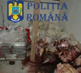 FOTO – Zeci de mii de kilograme de carne depozitate în condiții infecte într-un abator din Sibiu. Nici nu existau în acte!