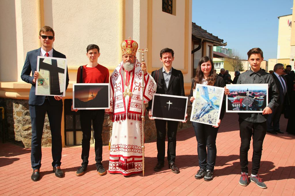 cinci elevi premiaţi la un concurs de artă fotograficăde către arhiepiscopia sibiului. trei sunt sibieni!