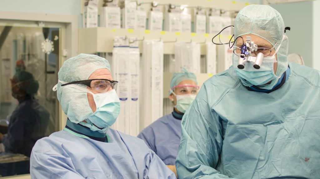 cum ignoră cu bună știință autoritățile spitalul din sibiu în care s-ar putea face transplanturi pulmonare