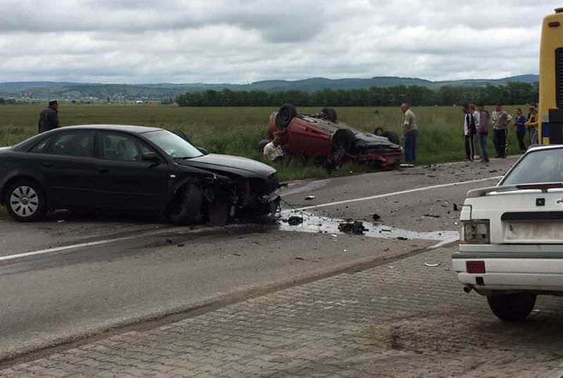 UPDATE FOTO – Accident grav pe Drumul Hoților la ieșirea din Sibiu. Patru mașini implicate și CINCI persoane RĂNITE!