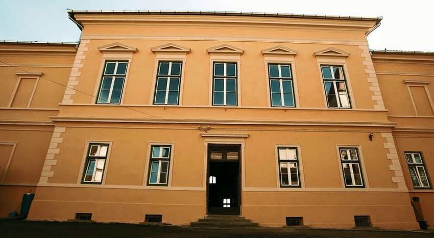 foto - parohia evanghelică a anunțat oficial că deschide la toamnă o școală germană în sibiu