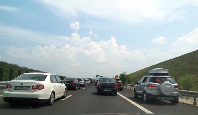trafic intens pe autostrada orăștie – sibiu. coloane de mașini în anumite zone