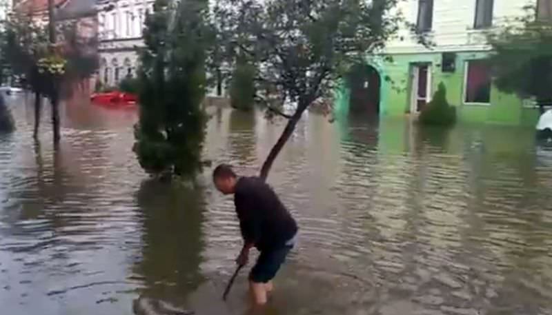 video – inundații într-un oraș aflat la mică distanță de sibiu. ploile au făcut ravagii