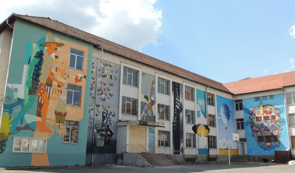 foto - international street art festival a schimbat aspectul a șase școli și licee din sibiu
