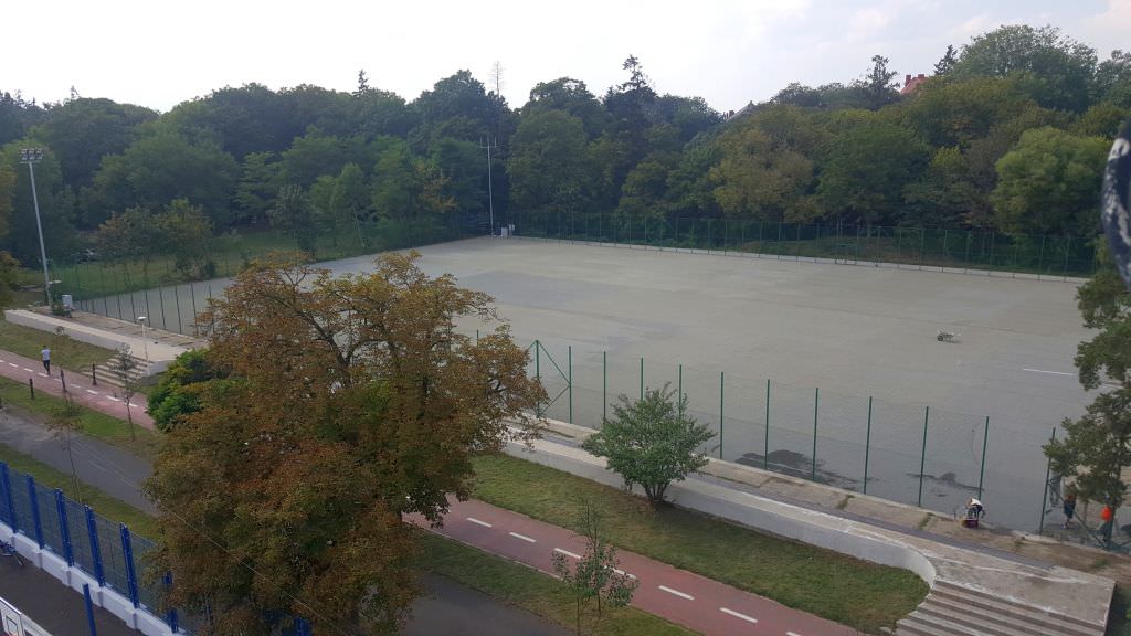 video foto noul stadion cutiuța de lângă municipal este aproape gata. s-a montat nocturna