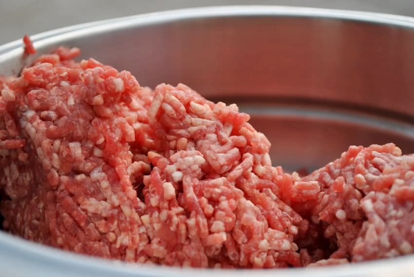 carne tocată infestată cu e-coli, găsită într-un abator din sibiu