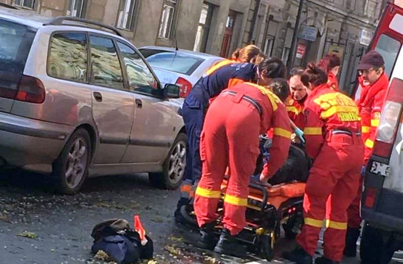 update foto – accident pe strada șaguna la sibiu. un bătrân lovit de mașină