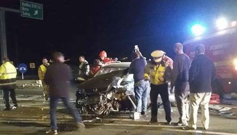 update foto accident pe dn1 la intrarea pe autostrada a1 dinspre mohu. trei victime din care una încarcerată