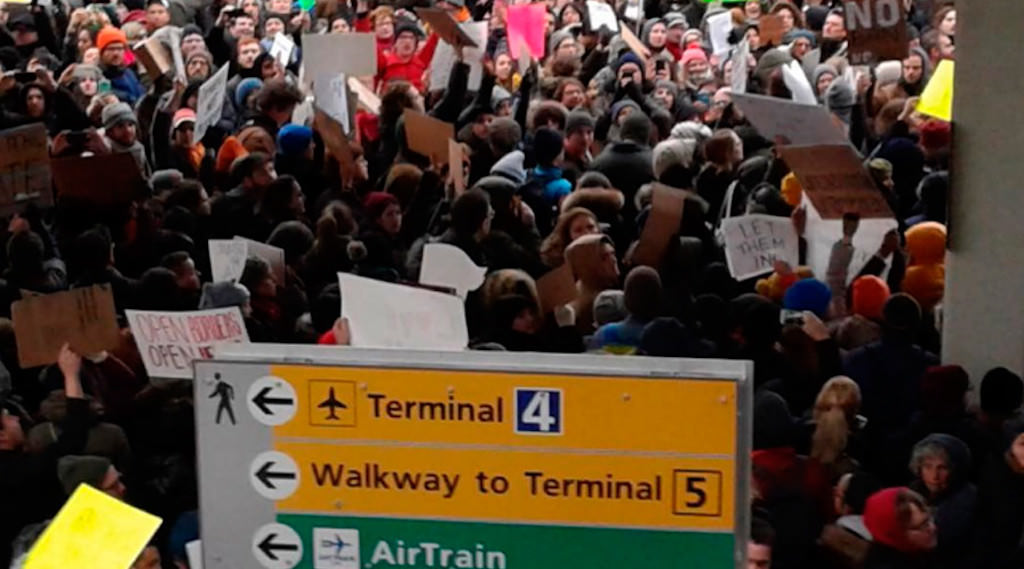 video – haos, demonstrații și aeroporturi blocate în sua din cauza măsurilor lui trump