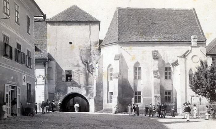 foto - cinci clădiri celebre ale sibiului dispărute în timp. imagini emblematice