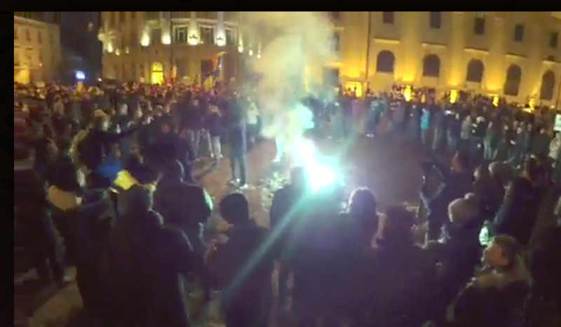 video – derapaj în presa națională despre un incident inexistent la protestele din sibiu. priviți imaginile!