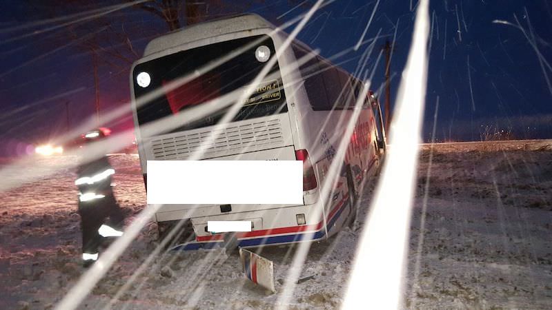 accident cu un autocar cu 20 de copii la bord în zona schitului păltiniș