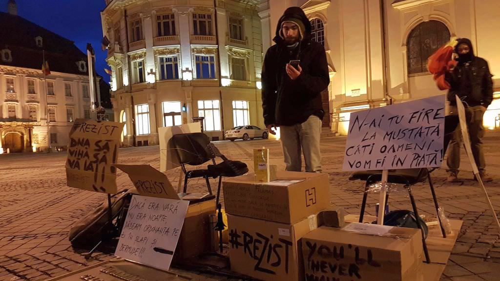 video - la sibiu, claudiu fălămaș ridică nivelul de atenție al protestului