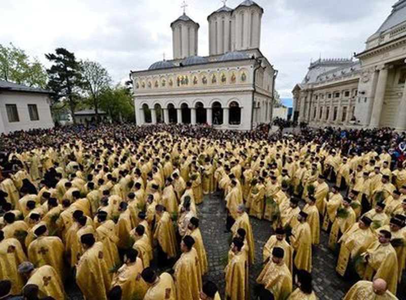 marș uriaș organizat de biserica ortodoxă română