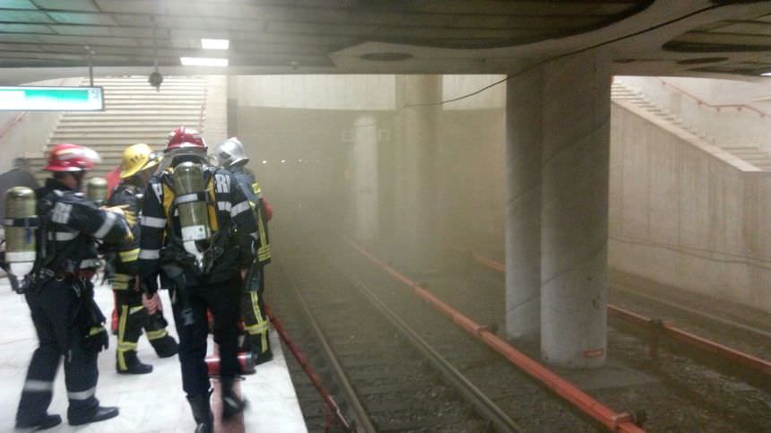 incendiu la staţia de metrou tineretului din bucurești. pompierii intervin