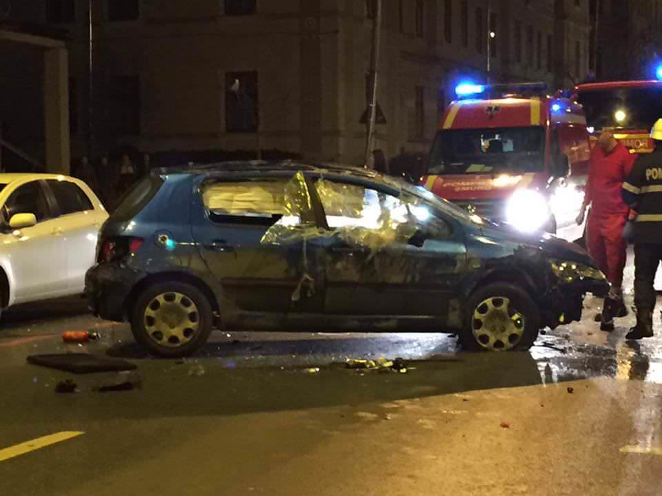 foto - accident spectaculos cu trei mașini pe bulevardul victoriei din sibiu