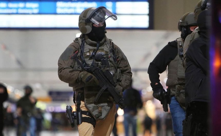 alertă într-un mall din essen – centru comercial închis după o amenințare cu atac terorist