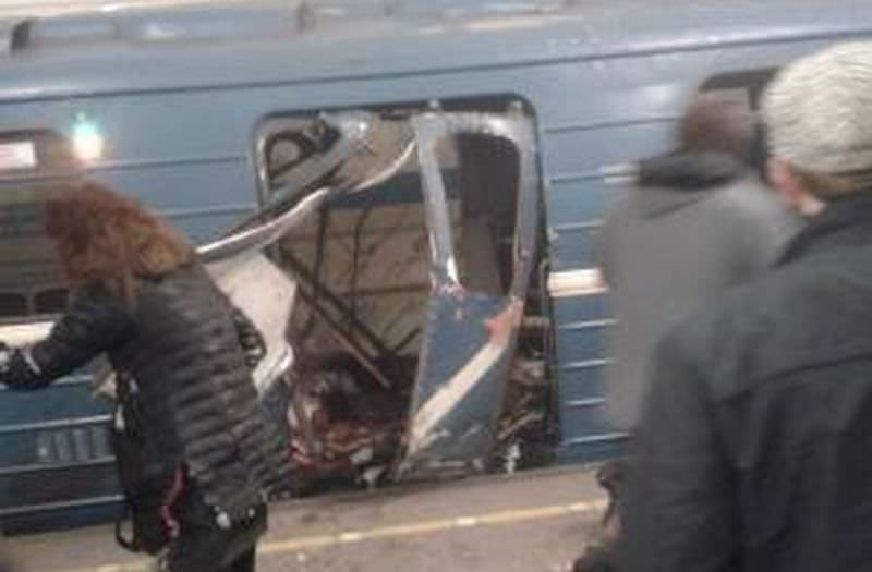 video foto - două explozii în metroul din sankt petersburg. se vorbește de cel puțin zece morți și treizeci de răniți