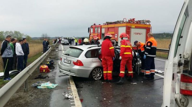accident pe dn1 la scoreiu între sibiu și brașov. două tinere sunt rănite