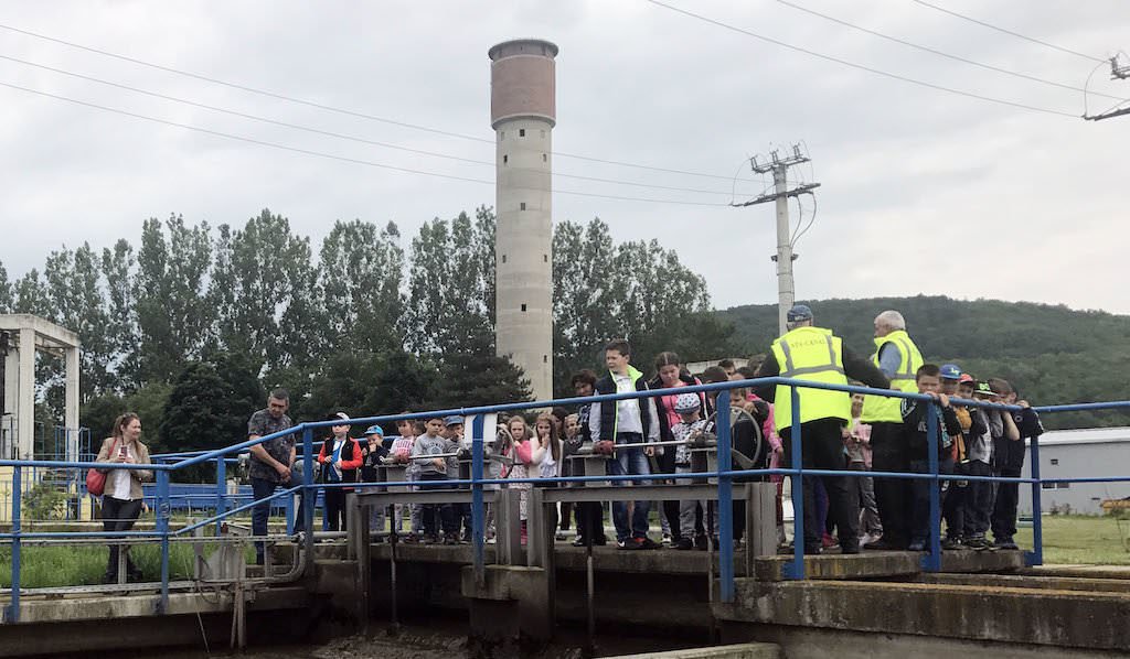 foto – copiii din rășinari în ’’inspecție’’ la stația de epurare sibiu