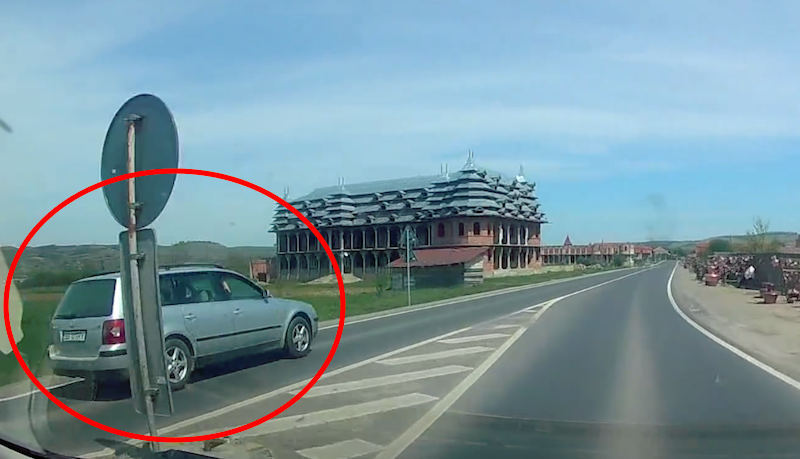 video – tupeu și inconștiență la volan. depășire incredibilă făcută de un sibian