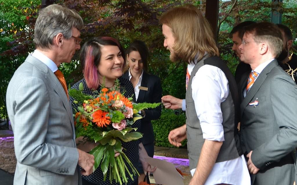 FOTO - O tânără din Sibiu a luat locul I la Concursul Național de Aranjamente Florale din România