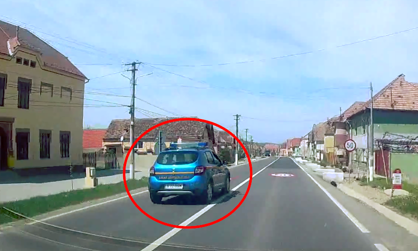 video – mașină de la atifraudă, depășiri pe linie continuă pe dn14 între sibiu și mediaș