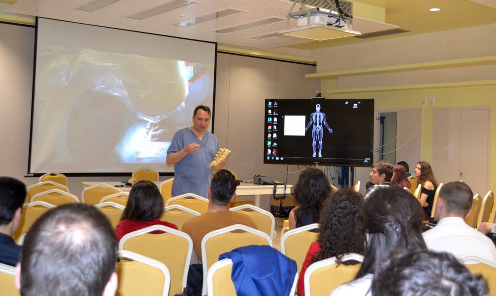 studenții mediciniști au asistat la intervenții transmise live la spitalul european polisano